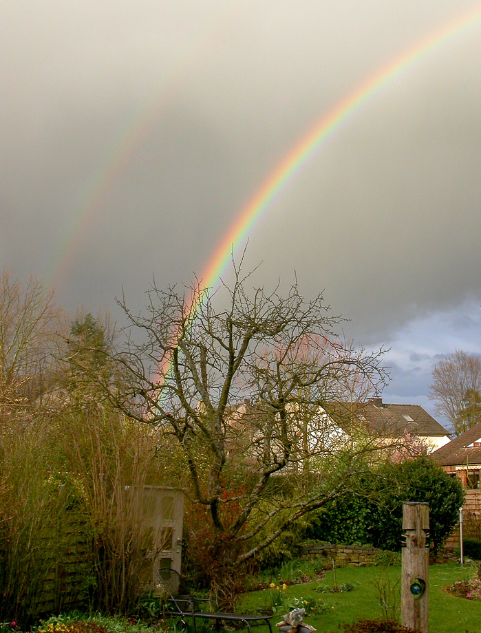 REGENBOGEN AM OSTERMONTAG