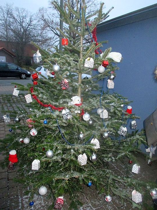 Tannenbaum mit Deko