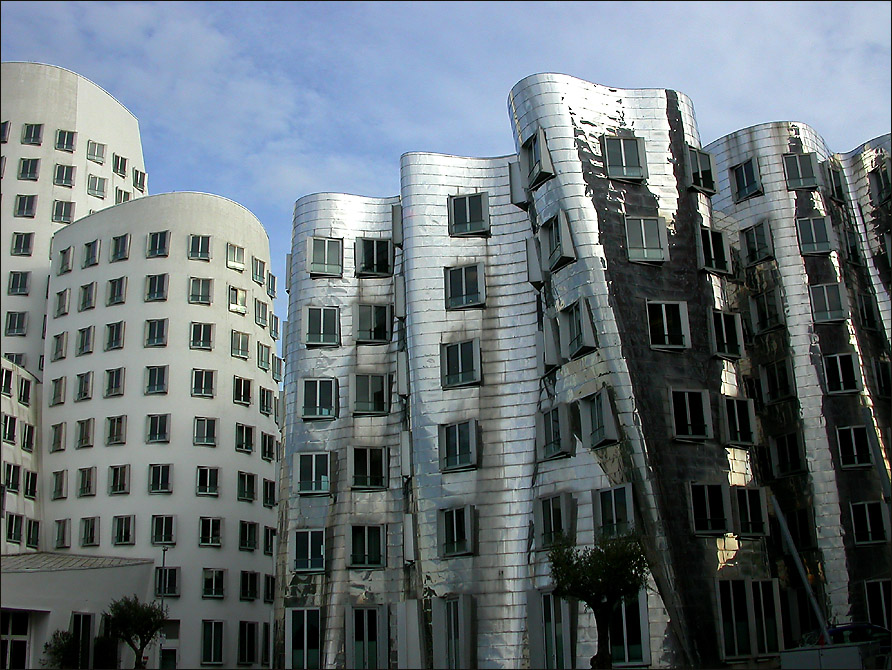 GEHRYHÄUSER IN DÜSSELDORF,