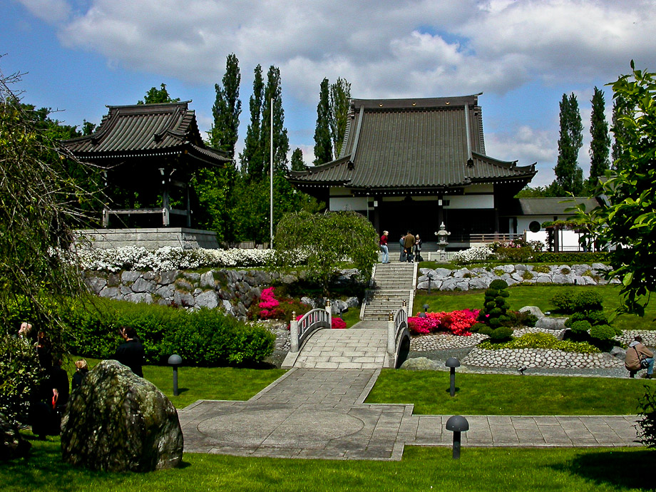 JAPANISCHER GARTEN ECO-HAUS