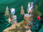 Baumstumpf mit Weinglas Baumstumpf mit Weinglas